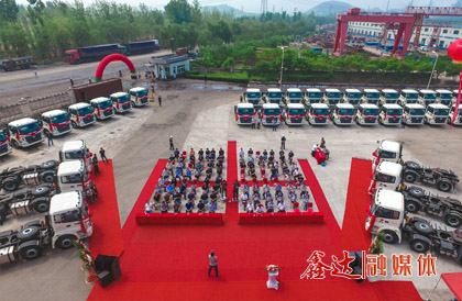 3月，康各莊鐵礦順利投產(chǎn)，年產(chǎn)鐵精粉達40000多噸；租賃唐山宏達建材股份有限公司貨場、沙河驛鎮(zhèn)紅廟子貨場，年綜合發(fā)運量達100多萬噸。
